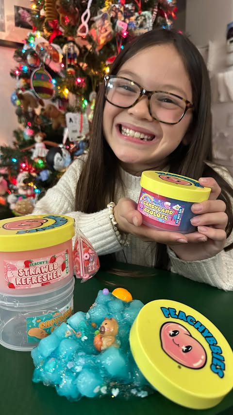 Instagram post by @littlegraythread for Peachybbies. Caption reads: @peachybbies making holiday shopping so easy this....