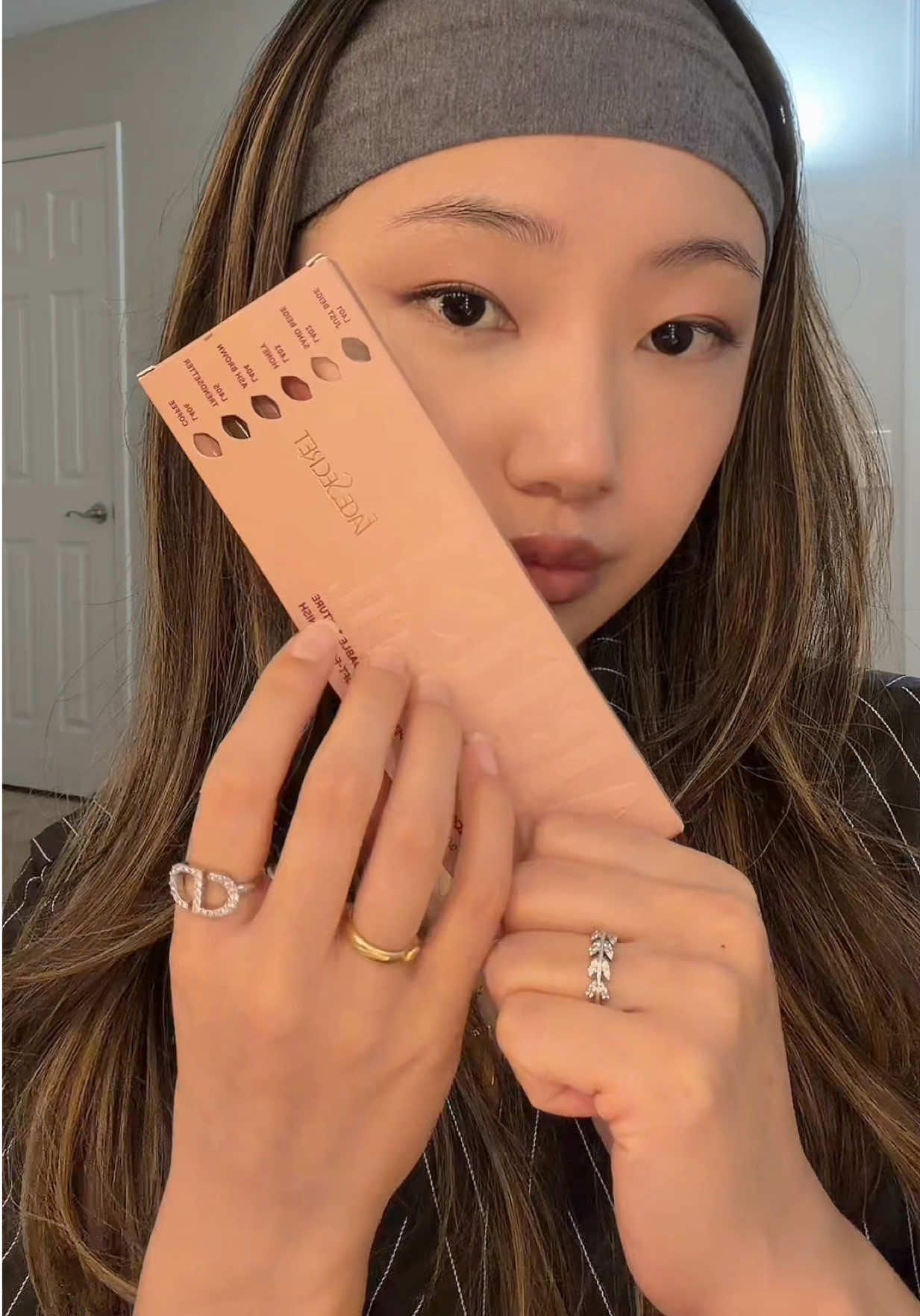 TikTok post by @tshomodrakpa for Beauty Glazed. Caption reads: @BeautyGlazedUSShop 🤎 Nude Lip Liner Set creamy....