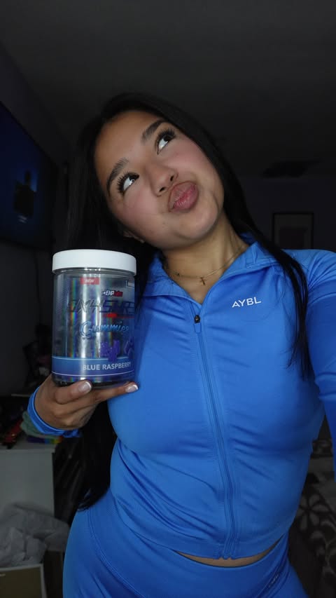 Instagram post by @jennivenegas_ for EHPlabs. Caption reads: [...] merengue para CRISTO💃 @aybl JENNI10....