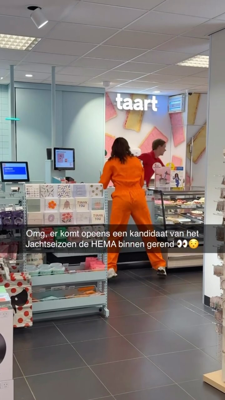 Instagram post by @amberdokter for HEMA. Caption reads: Die medewerker was vervolgens echt 20 minuten weg!....