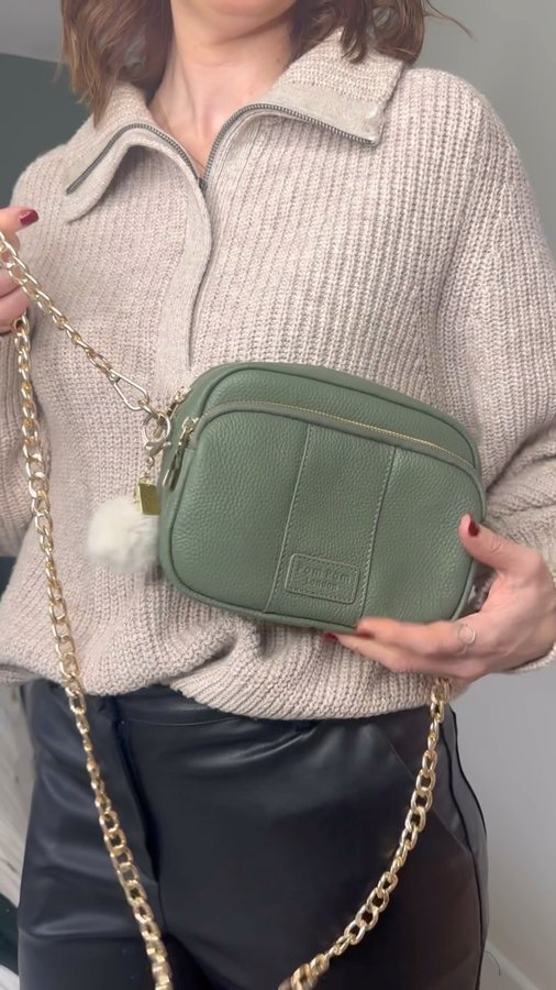 Instagram post by @sarahinsurrey for Pom Pom London. Caption reads: [...] my new favourite weekend bags from....