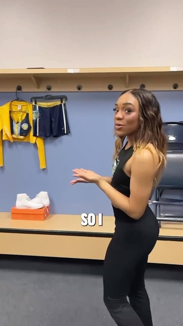 Instagram post by @memgrizzliveent for Varsity Spirit. Caption reads: [...] game @jalanicoleee 🫶 presented by....