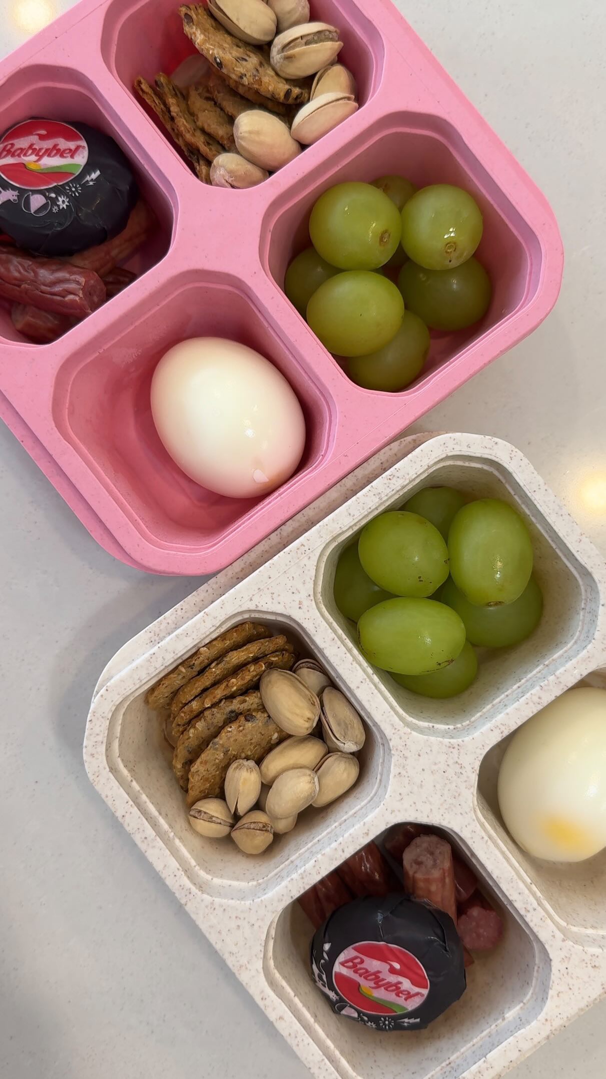 Instagram post by @caitliniola for Chomps. Caption reads: [...] snack box restock ❣️
•
•
•
@chomps....