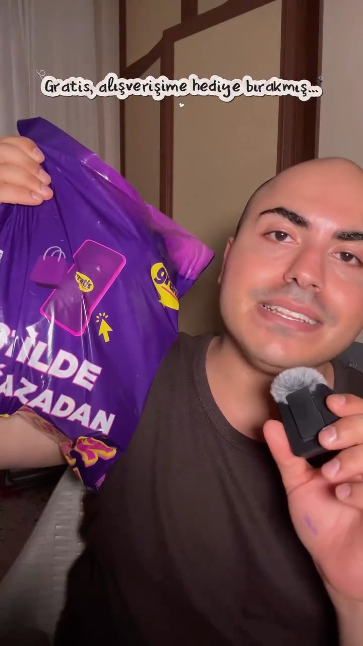 Instagram post by @kadirinbloguu for FLORMAR. Caption reads: Hepsini kendim aldım. Marka ismi geçtiği için....
