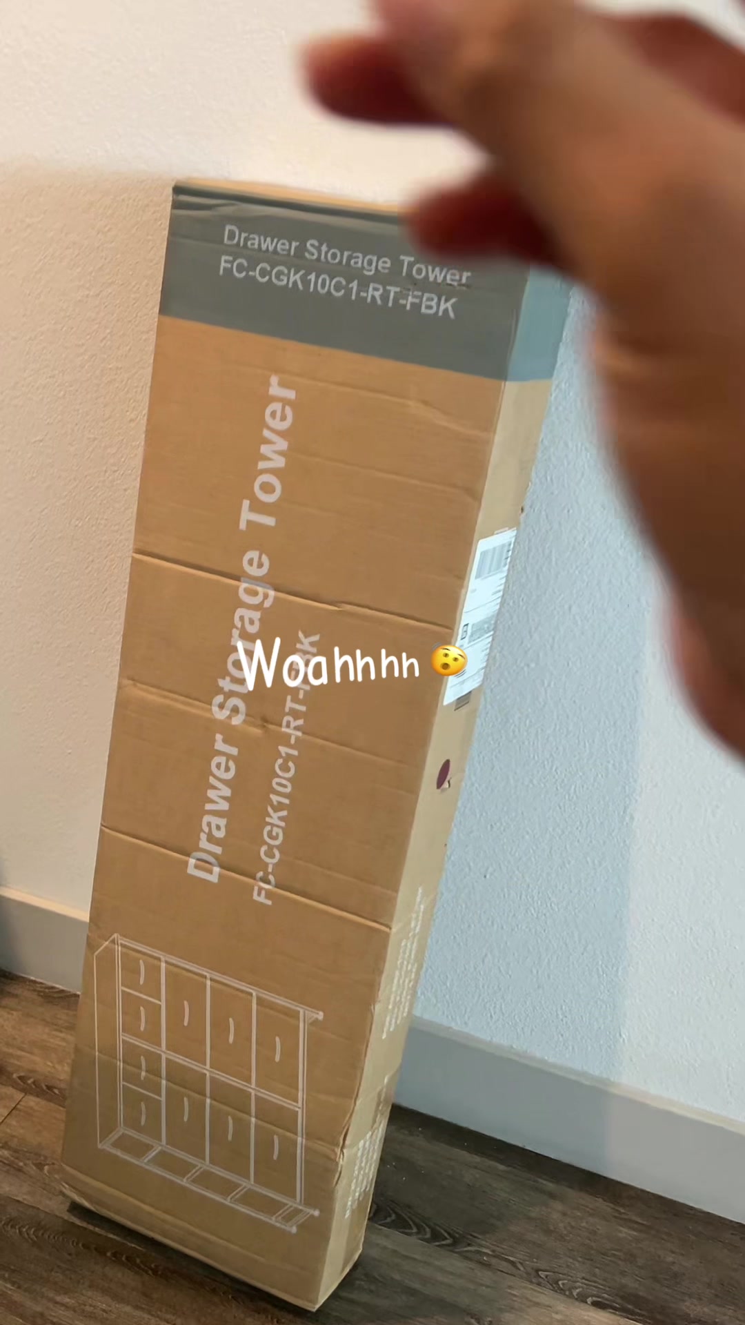 TikTok post by @la_yaquesita07 for Raybee Furniture. Caption reads: if only it would take a second to build lol but....