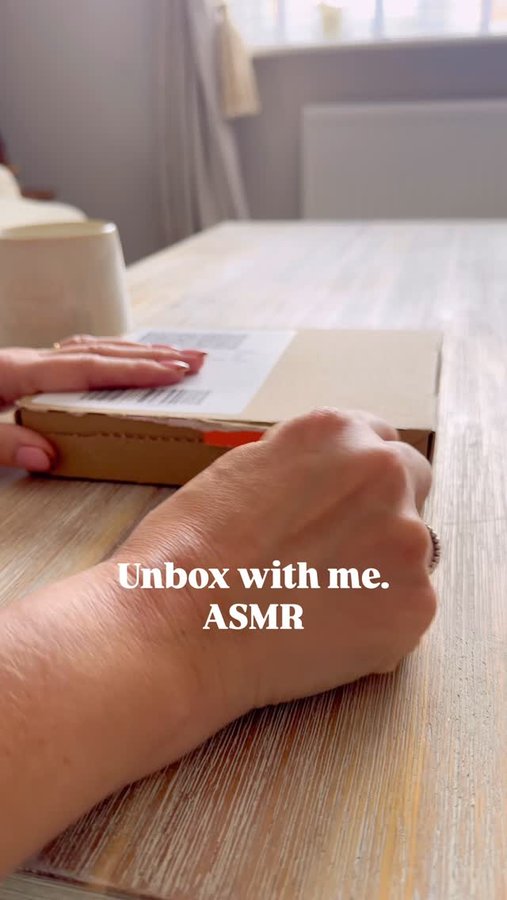 Instagram post by @chedworth_southwales for Abbott Lyon. Caption reads: ASMR unboxing time!

Ad/ There’s just something so....