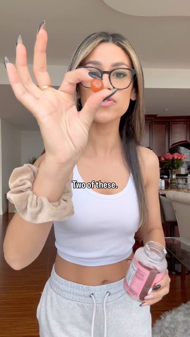 Instagram post by @zswiim for FLAT TUMMY CO. Caption reads: [...] up with my gut health 2024 goals with....