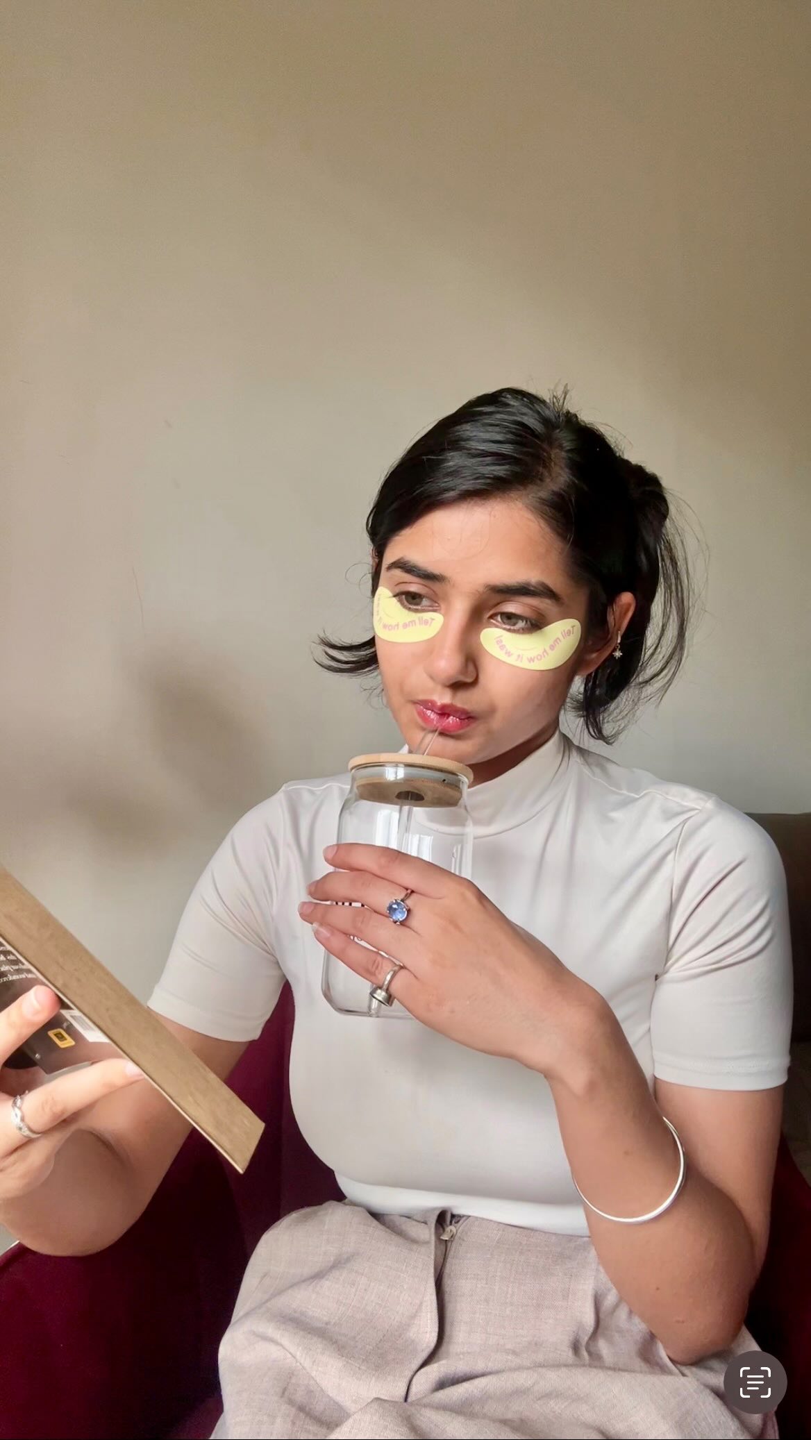 Instagram post by @_aaashiiii_ for Quench Botanics. Caption reads: 10 minutes to de-puff, hydrate, and glow ✨
Our....