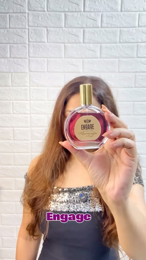 Instagram post by @meenakshirtyagi for Engage. Caption reads: [...] exact conversation, every time I wear Engage....