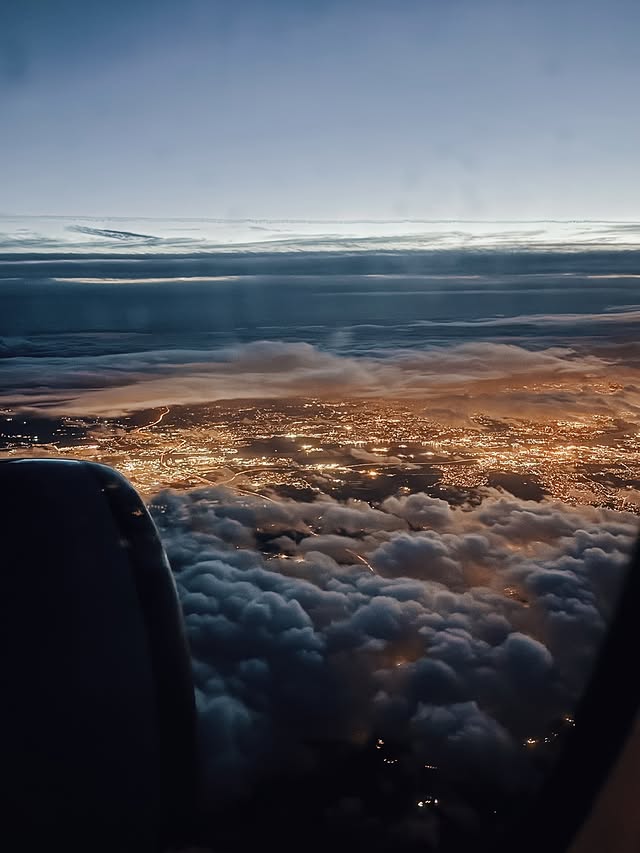 Instagram post by @keikeitravels for Cathay Pacific. Caption reads: [...] flying to Hong Kong & Japan with....