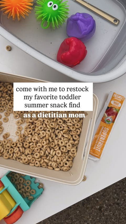 Instagram post by @toddlerdietitiantiff for DeeBee’s Organics. Caption reads: [...] favorites ☀️ #DeeBeesPartner These....