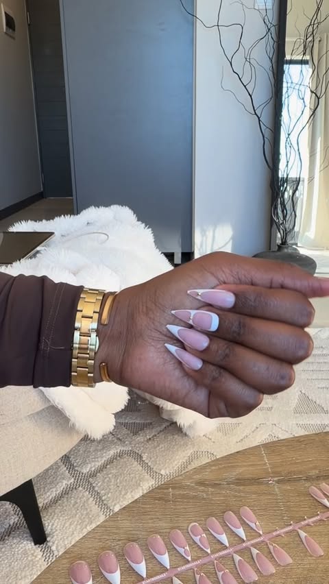 Instagram post by @lelomthabela for BTArtbox Nails. Caption reads: [...] last-minute flight, flawless nails....