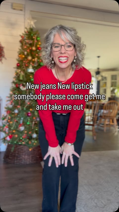 Instagram post by @simply.amber5.0 for Genleck. Caption reads: Baggy jeans in black, red shirt for Christmas....