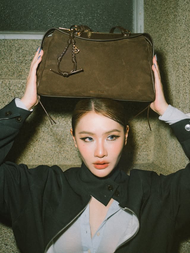 Instagram post by @_pundao for CHARLES & KEITH. Caption reads: Rêve 🕯️ #ImwithCharlesKeith #charleskeith_th.