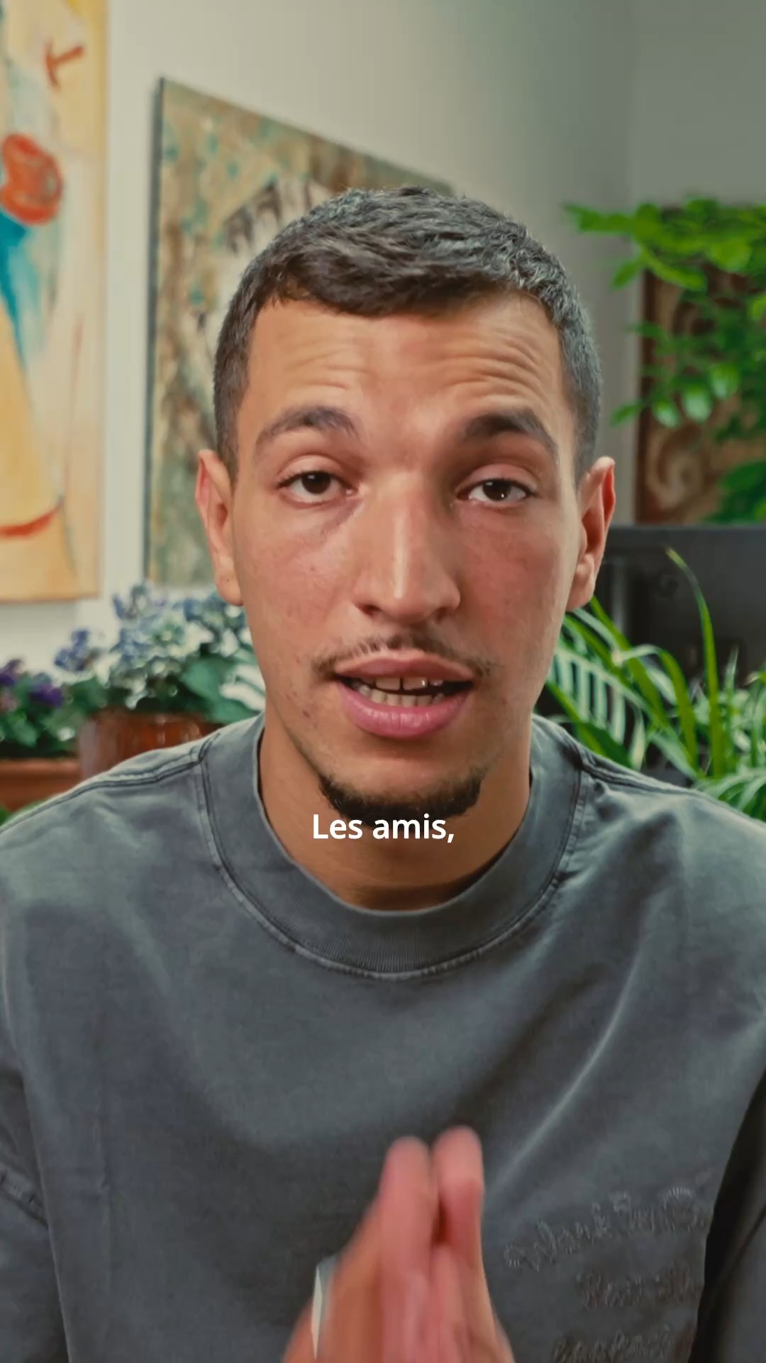 Instagram post by @youssefswatts for Amnesty Italia. Caption reads: Si vous avez le sentiment d'être seul.e ou....