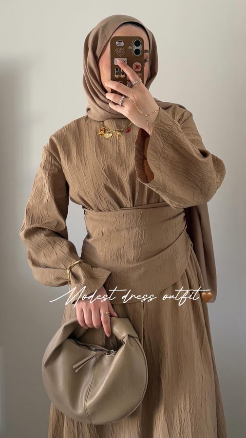 Instagram post by @sarikazaklikiz for OZSARICAM. Caption reads: Beğendinizz mii?🤎✨ @ozzsaricam 
.
#reklam #keşfet....