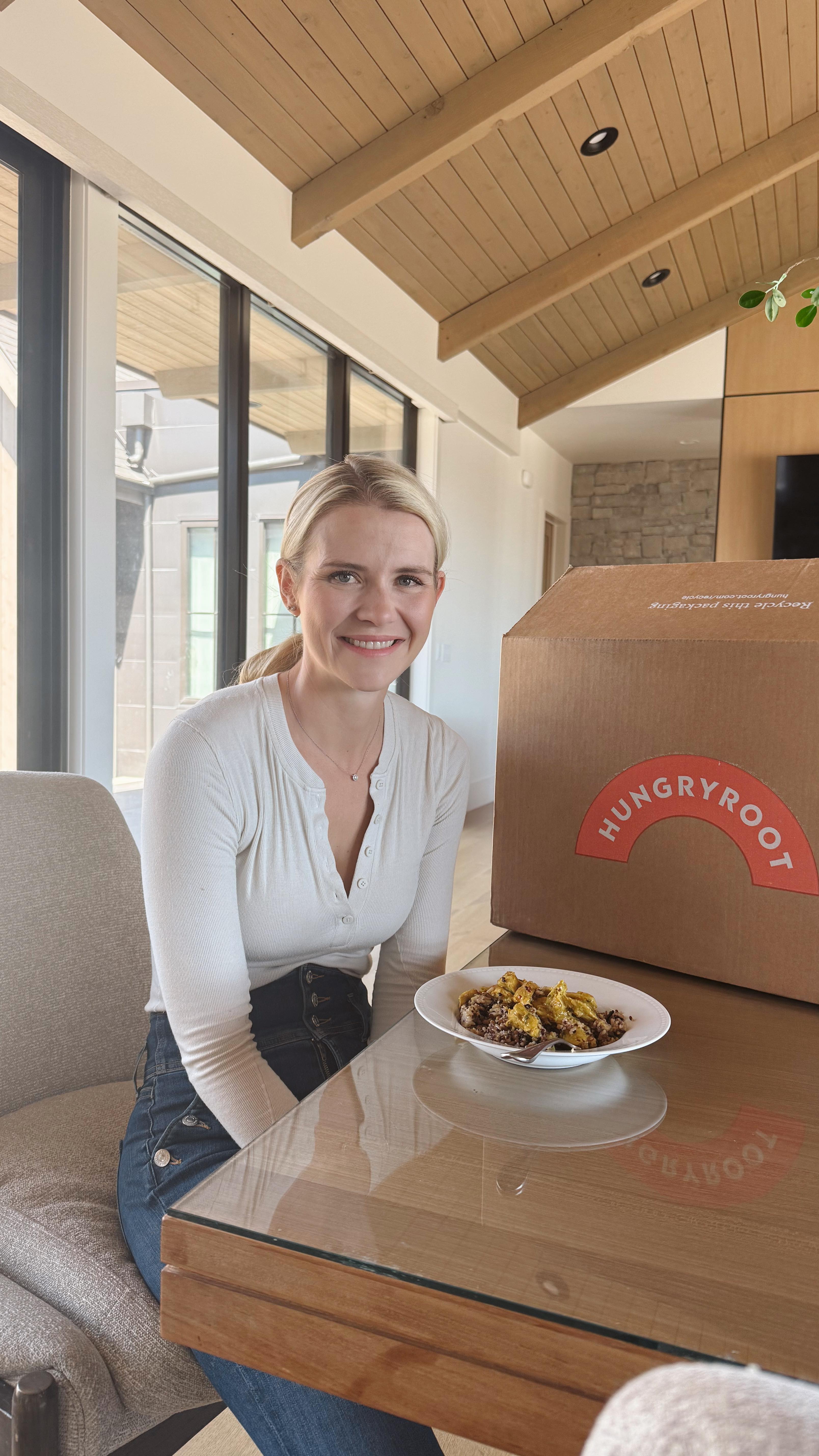 Instagram post by @elizabeth_smart_official for Hungryroot. Caption reads: Another month, another Hungryroot order! I look....