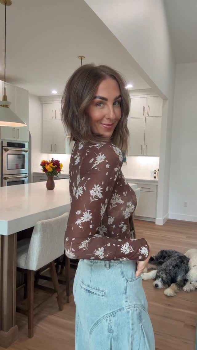 Instagram post by @jessajo7 for Pink Lily. Caption reads: [...] code JESSA on their entire website!....