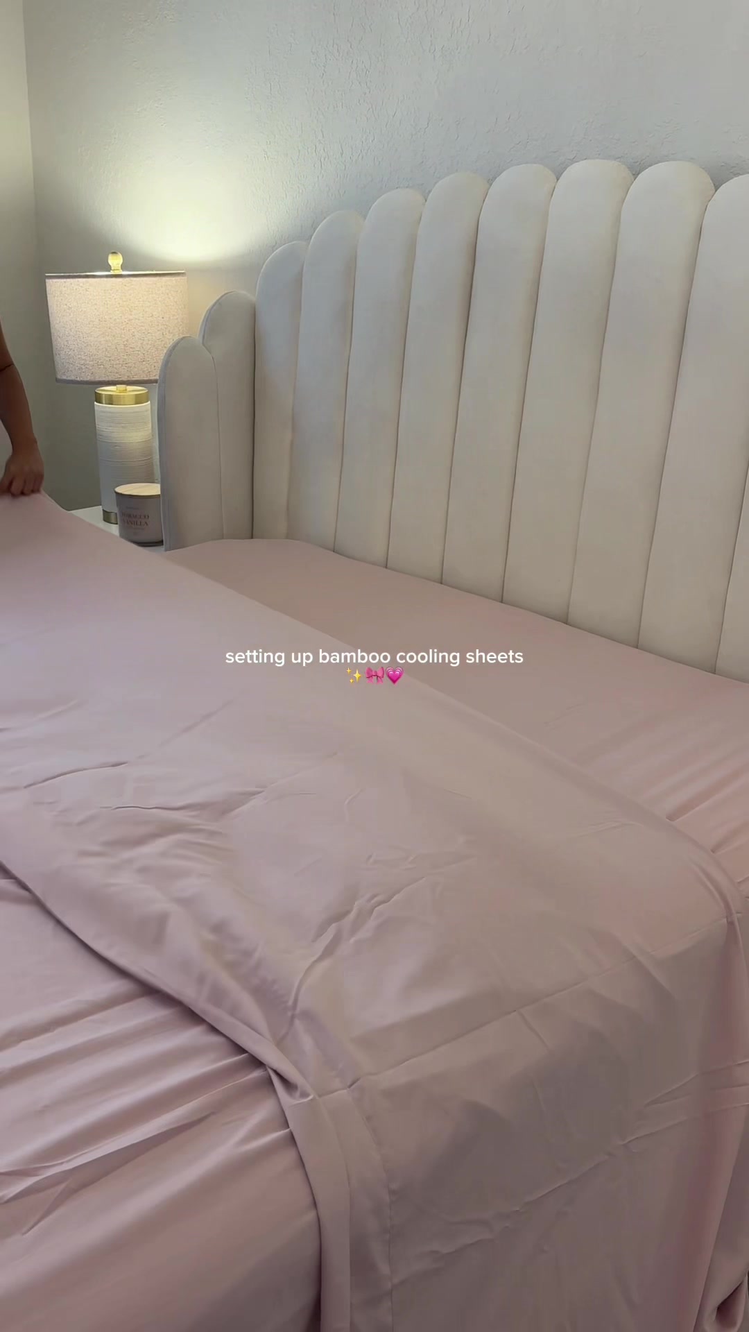 TikTok post by @valehaul for Shilucheng Home. Caption reads: [...] ✨🤗#musthave #bedding #bed #sheets....