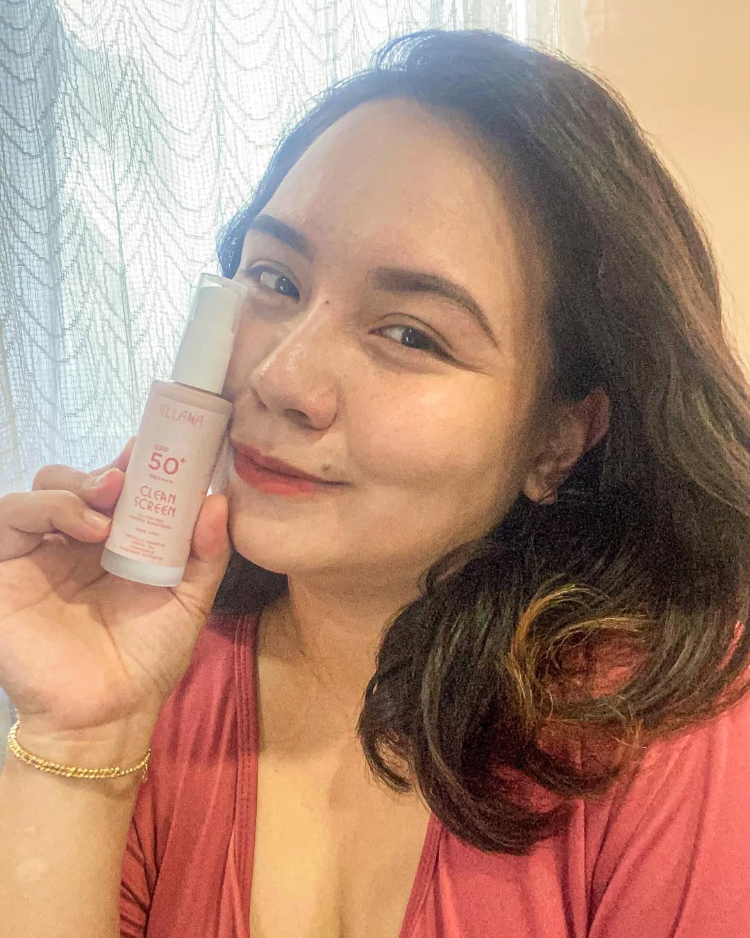 Instagram post by @mommybiamor_ for Ellana Cosmetics Official. Caption reads: Don’t miss out and try Ellana’s Clean Screen SPF....