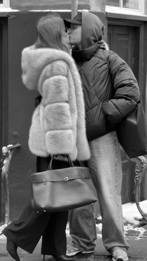 Instagram post by @carinaibsen for Meotine. Caption reads: [...] the most beautiful faux fur from @meotine....