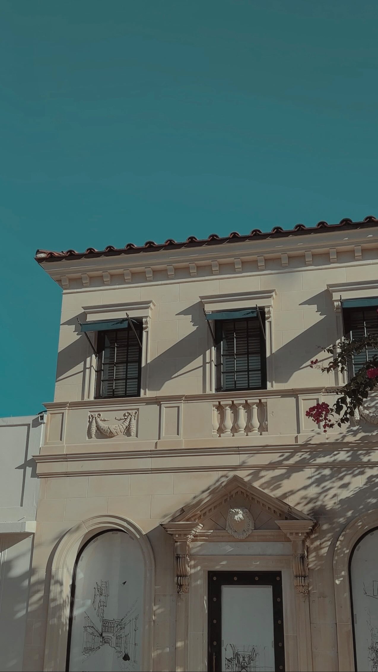 Instagram post by @eliyacioccolato for Glowmode. Caption reads: 💪 Ready. Set. GLOW. ✨
Meet your new workout....