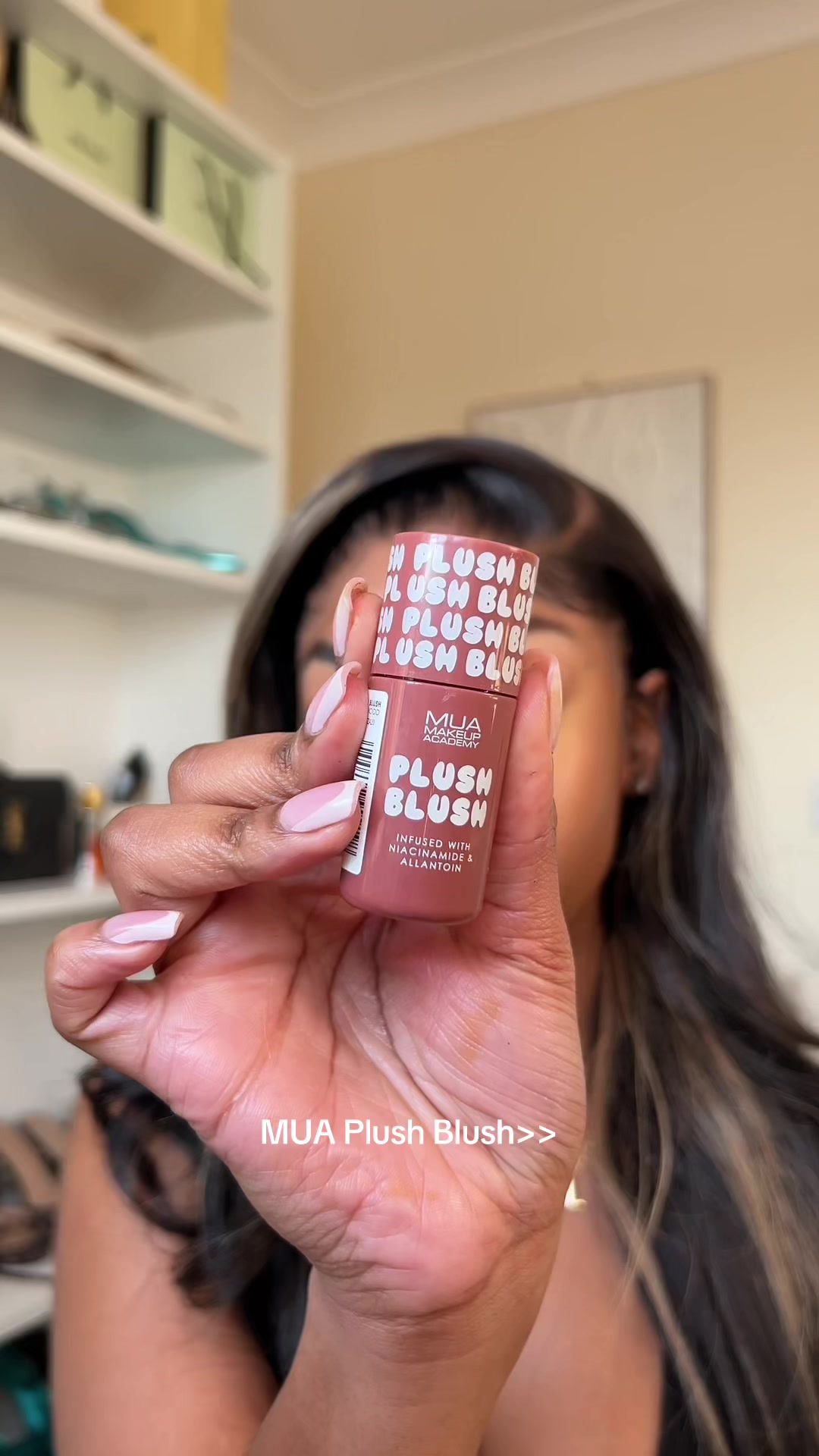 TikTok post by @lisaahmapsie for MUA Cosmetics Maroc. Caption reads: Obsessed with the @MUA Cosmetics plush blush🫶🏽🥰....