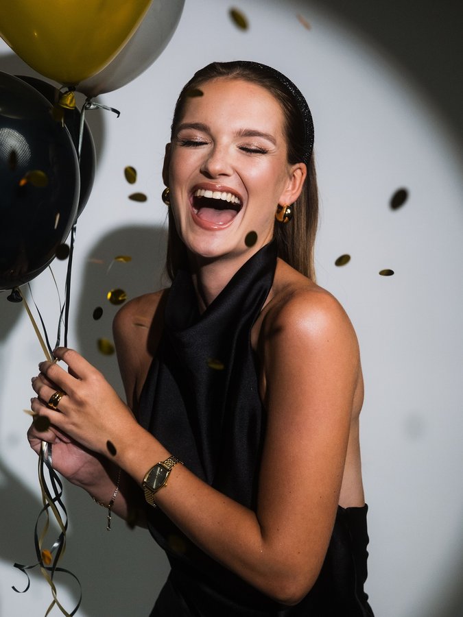 Instagram post by @janacharbonnier for PAUL VALENTINE. Caption reads: New work for @paulvalentine #happybirthday 
#foto....