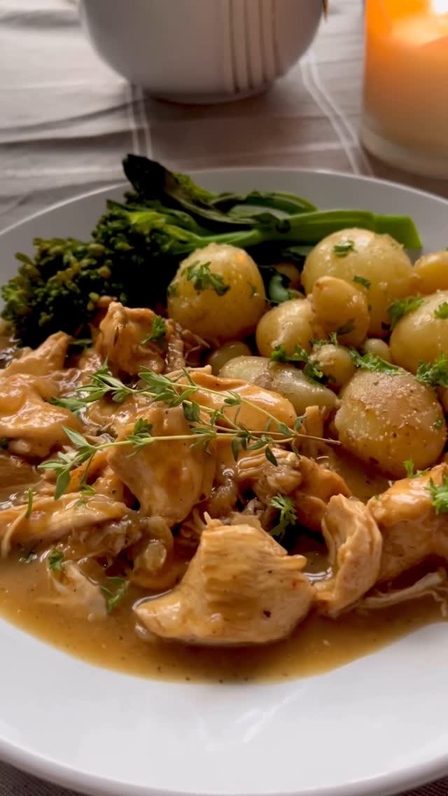 Instagram post by @mumsglasgowmeals for Degusta Box. Caption reads: This might look like a chicken casserole, but it’s....