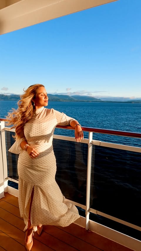 Instagram post by @glamvacayinsider for MSC Cruises. Caption reads: [...] forever.💙 ❄️Discover Alaska aboard....