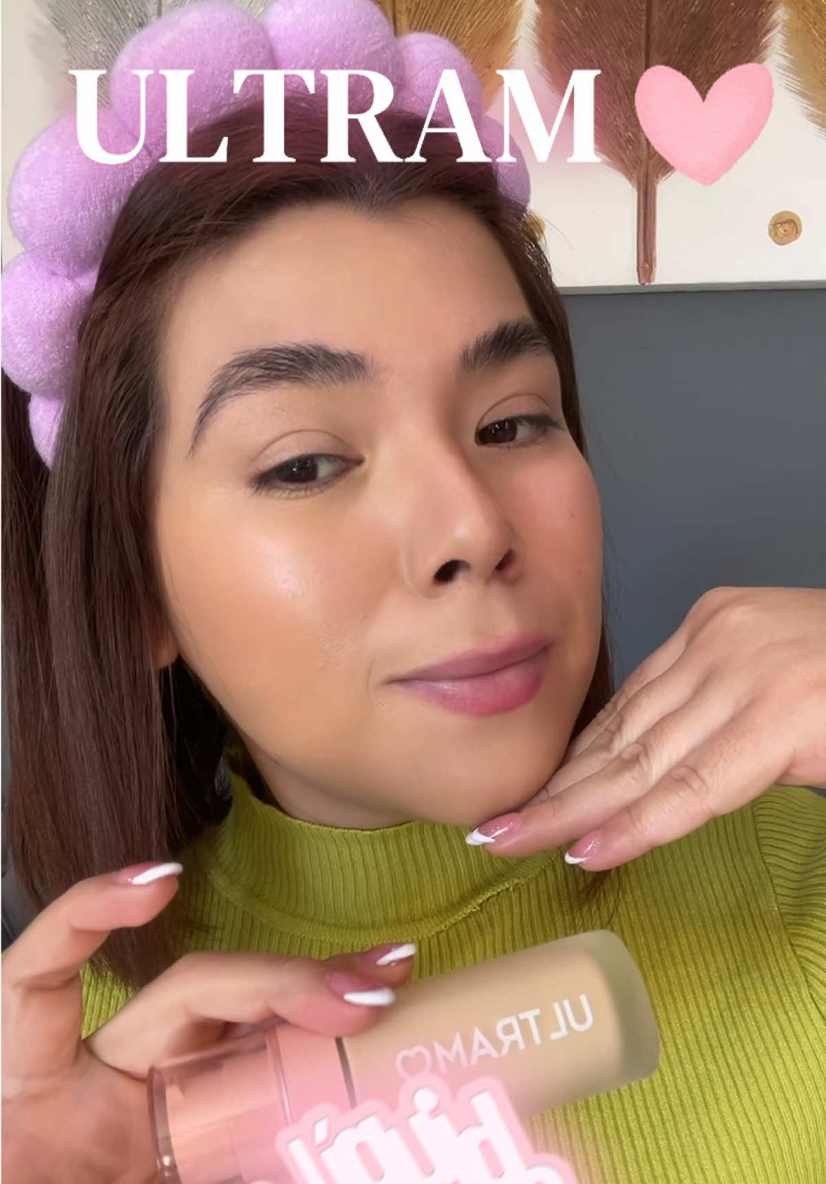 TikTok post by @maritzaqmakeup for Ultramo. Caption reads: [...] nueva base de maquillaje favorita🫰🏻✨....