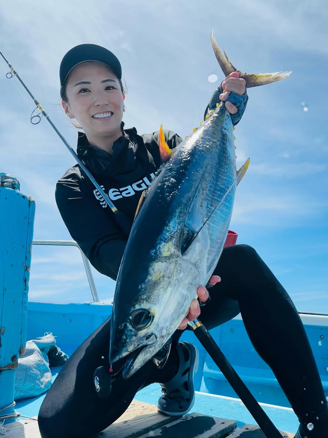 Instagram post by @mih0rin0628 for ShimanoFishing Japan. Caption reads: \7月22日みぽライブベイト仕立て/
・
 #ライブベイト #キハダマグロ #鮪 
 #二宮丸....