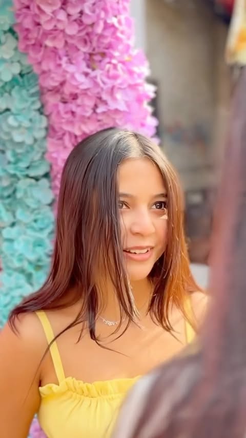 Instagram post by @preeti_paul__ for AGARO Lifestyle. Caption reads: [...] problem🥺💛 @theagaro_lifestyle....