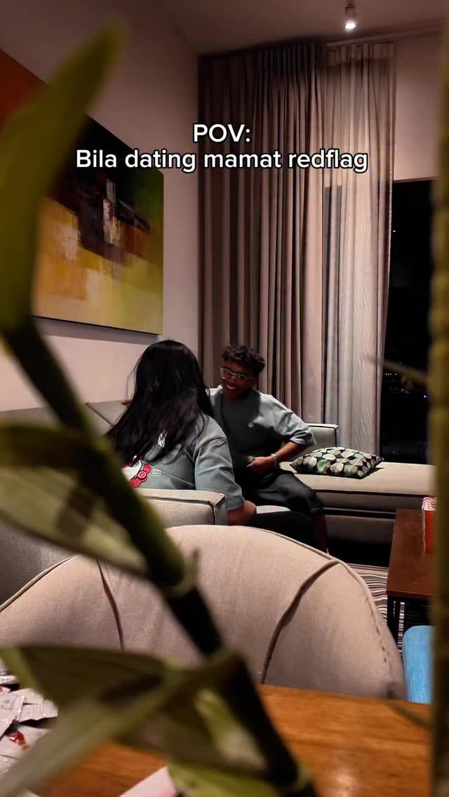 Instagram post by @elyshiaabegail for Foodpanda. Caption reads: [...] I syok dekat orang lain…....