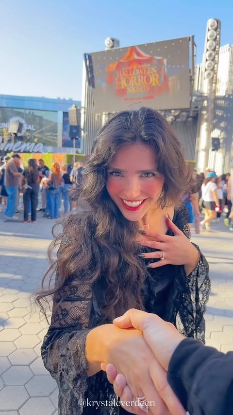 Instagram post by @krystaleverdeen for Universal Studios Hollywood. Caption reads: [...] #HHN #HalloweenHorrorNights....