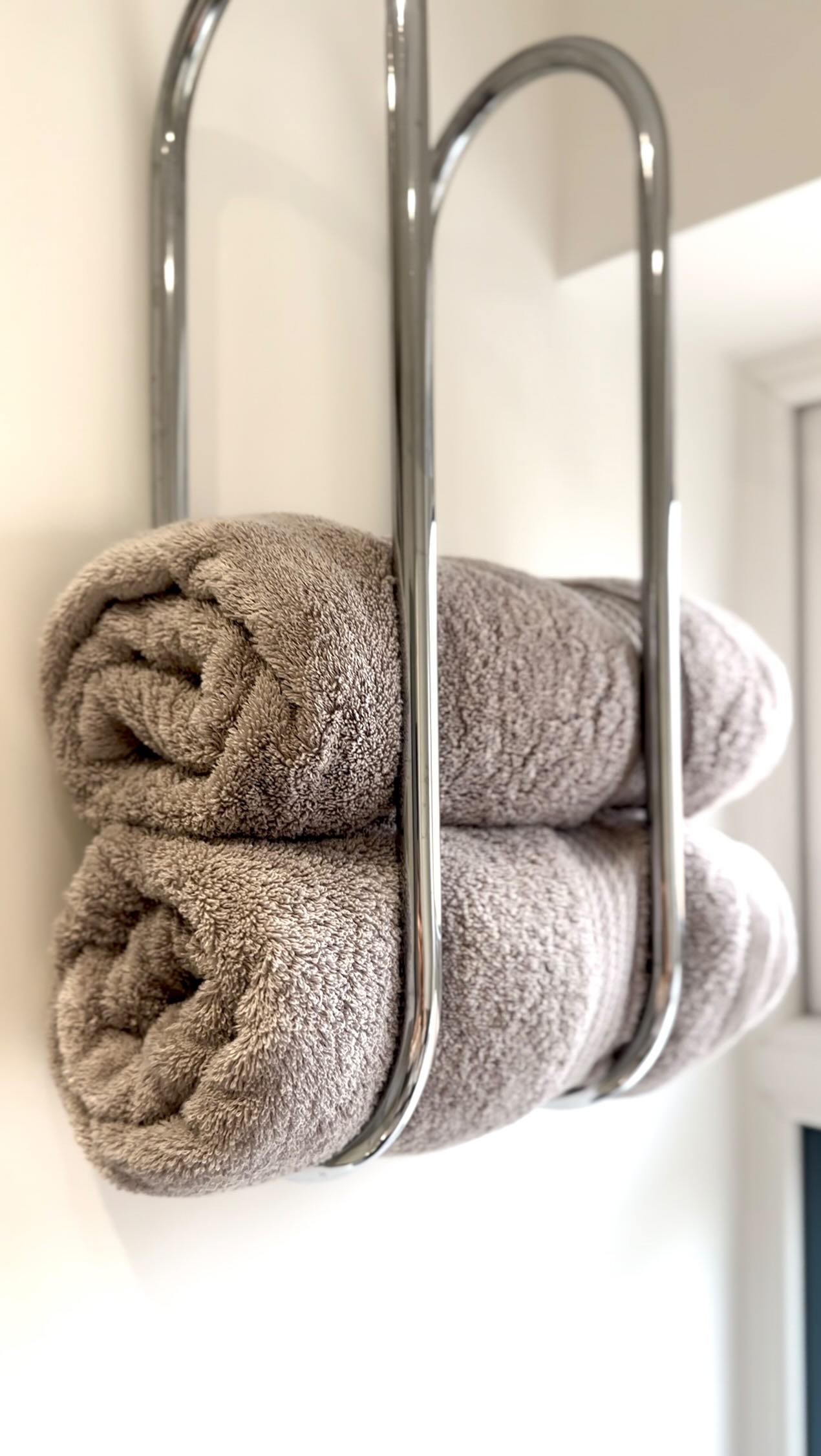 Instagram post by @insidenumber08 for Hampton and Astley. Caption reads: Shop from @hamptonandastley  Living in the lap of....