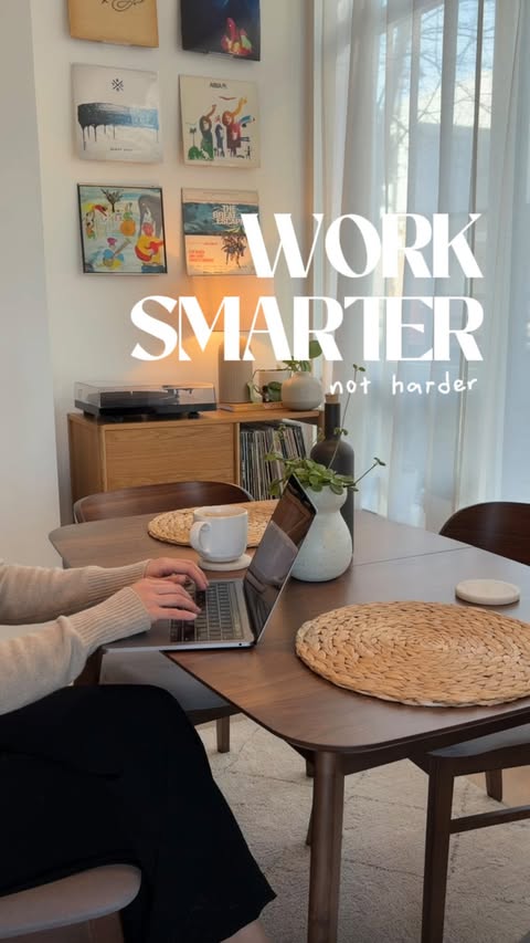 Instagram post by @chelseaspursuit for Notion. Caption reads: [...] I’m working smarter, not harder with....