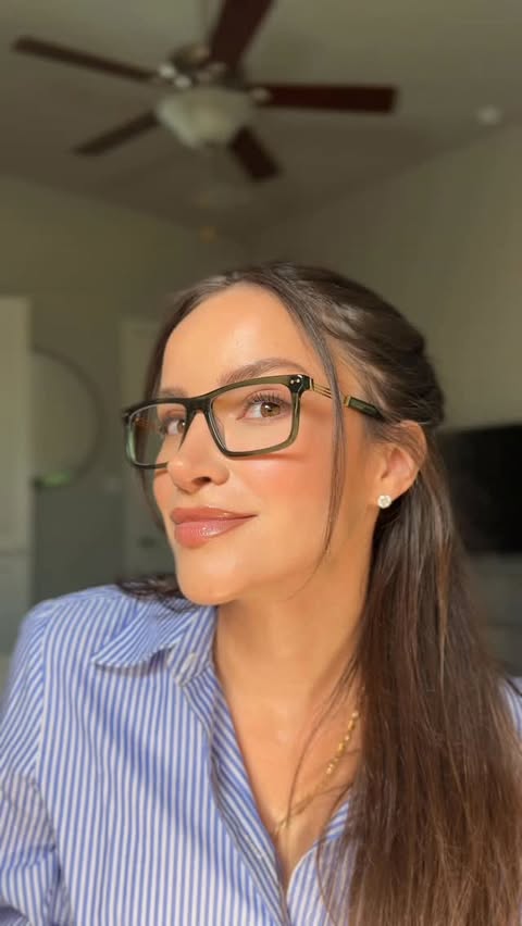 Instagram post by @thedaisysanchez for Zeelool. Caption reads: #ad Foresight is 20/20. ✨ @zeelool 

#zeelool....