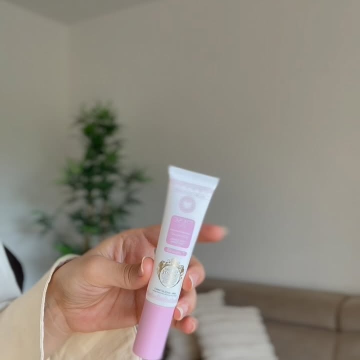 Instagram post by @chvimve for Musc Intime. Caption reads: 🌸 L’irresistible Musc Blanco 🌸
🏷️ Código....