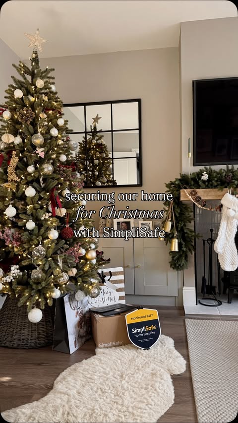 Instagram post by @scarlett_at_home for SimpliSafe. Caption reads: [...] our home for Christmas 🎄🔐

Our....