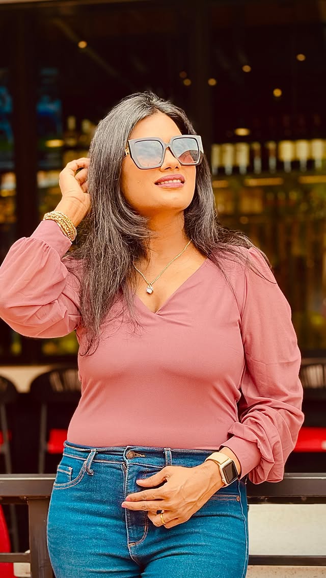 Instagram post by @gauraviiak for Reoria. Caption reads: @reoria_official (ad)💫Falling for timeless [...].