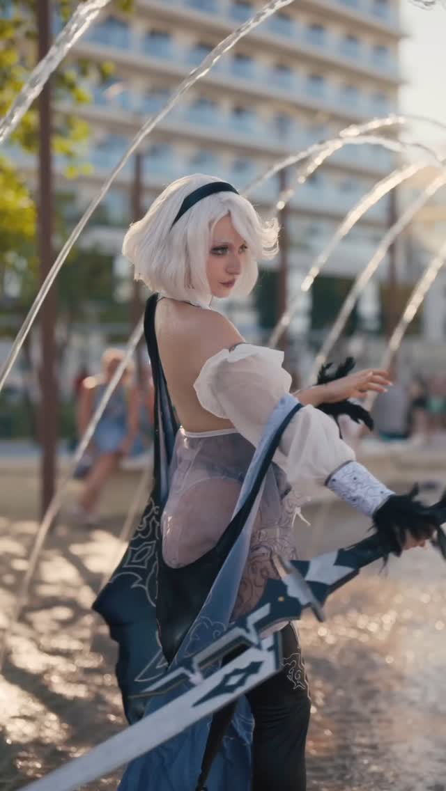 Instagram post by @omaruisfed for Uwowo Cosplay. Caption reads: “2B is not real, bro.”
Okay, but what if I was....