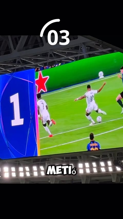 Instagram post by @prince.stm for Crypto.com. Caption reads: [...] VIVIR UN PARTIDO CHAMPIONS ?🤔....