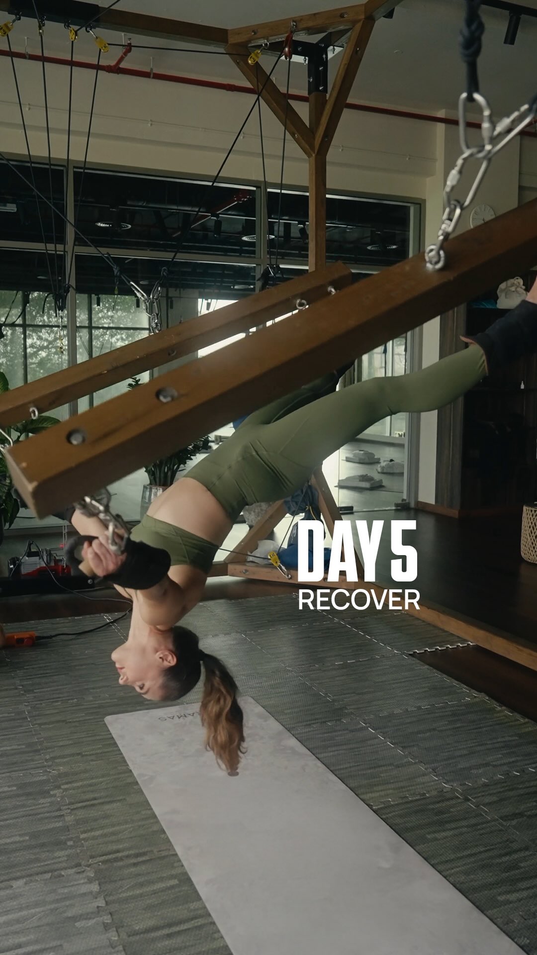 Instagram post by @tanyaazg for SQUATWOLF. Caption reads: That’s it.

After 4 days of crazy activities,....