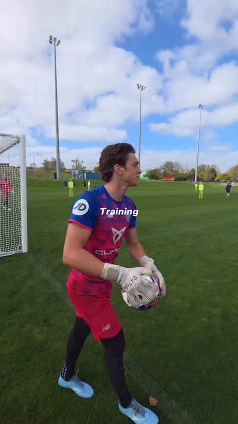 Instagram post by @aucklandfc for Samsung. Caption reads: All set for tonight. 💪 @samsungnz Captured....