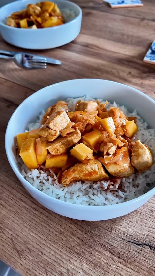 Instagram post by @killiane.hmch for COOP. Caption reads: Du poulet à la mangue ? La meilleure recette....