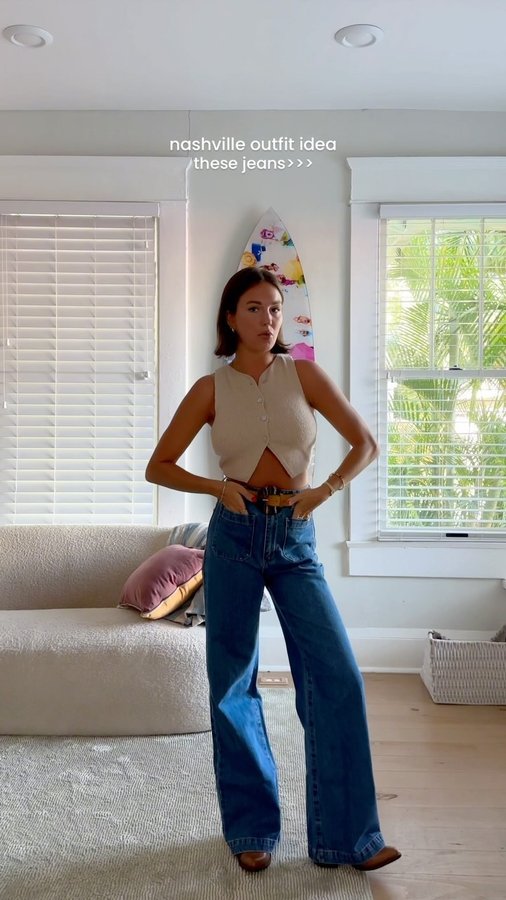 Instagram post by @_reillyjohnson for Rolla's Jeans. Caption reads: [...] & these jeans are perfect🤠🤎 @rollasjeans....