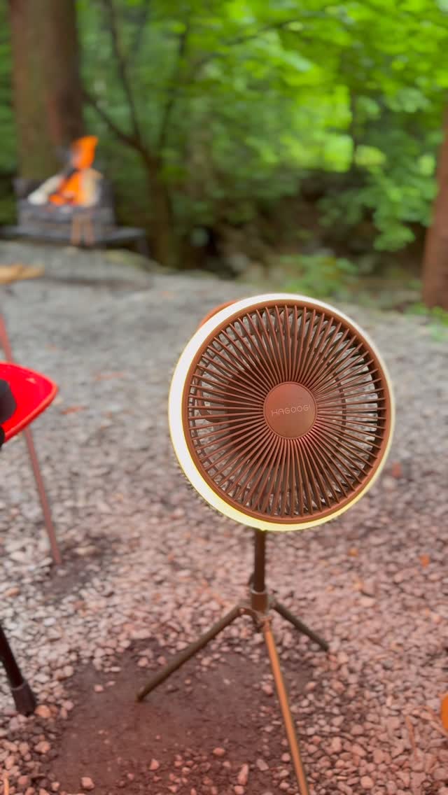 Instagram post by @shimoncamp for HAGOOGI. Caption reads: ポータブル扇風機ではコスパ最高部類に入るかな
@hagoogi_official....