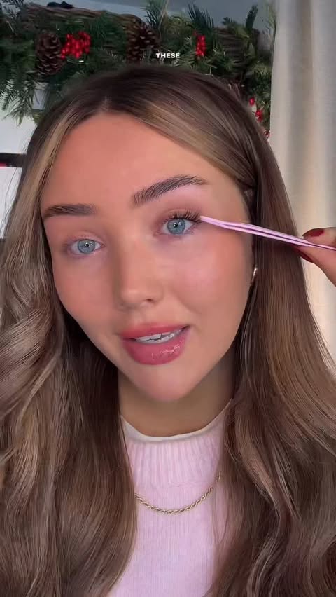 Instagram post by @ohmygeeee for TATTI LASHES. Caption reads: It’s lash day & Black Friday 💁🏼‍♀️🤍

AD what a....