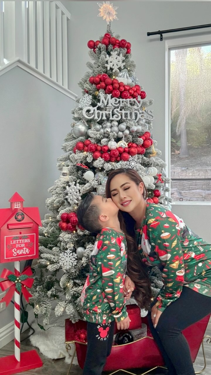 Instagram post by @mrs.myrna for King of Christmas. Caption reads: 🎄Christmas tree reveal winter wonderland theme.....
